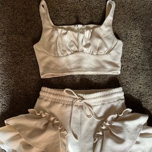 It’s a two-piece SET.